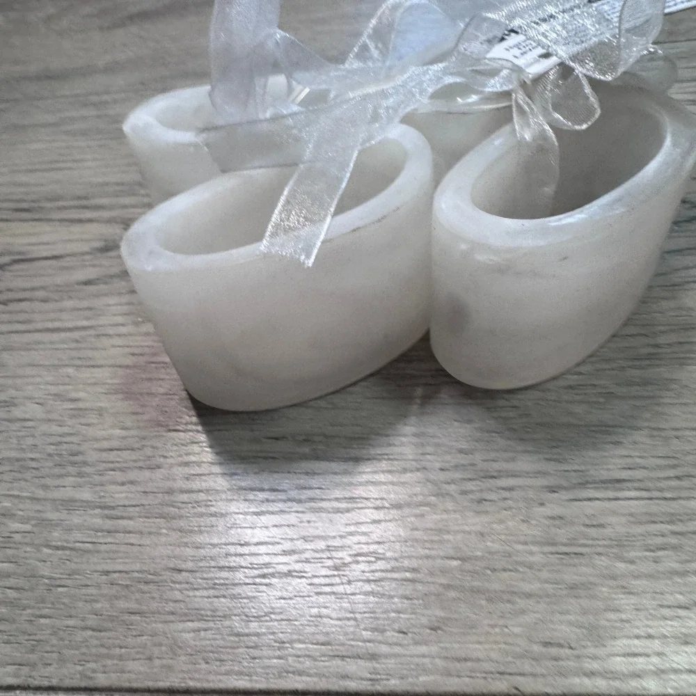 Bread+Butter Organika White Oval Napkin Rings Set of 4 Modern Minimalist NWT